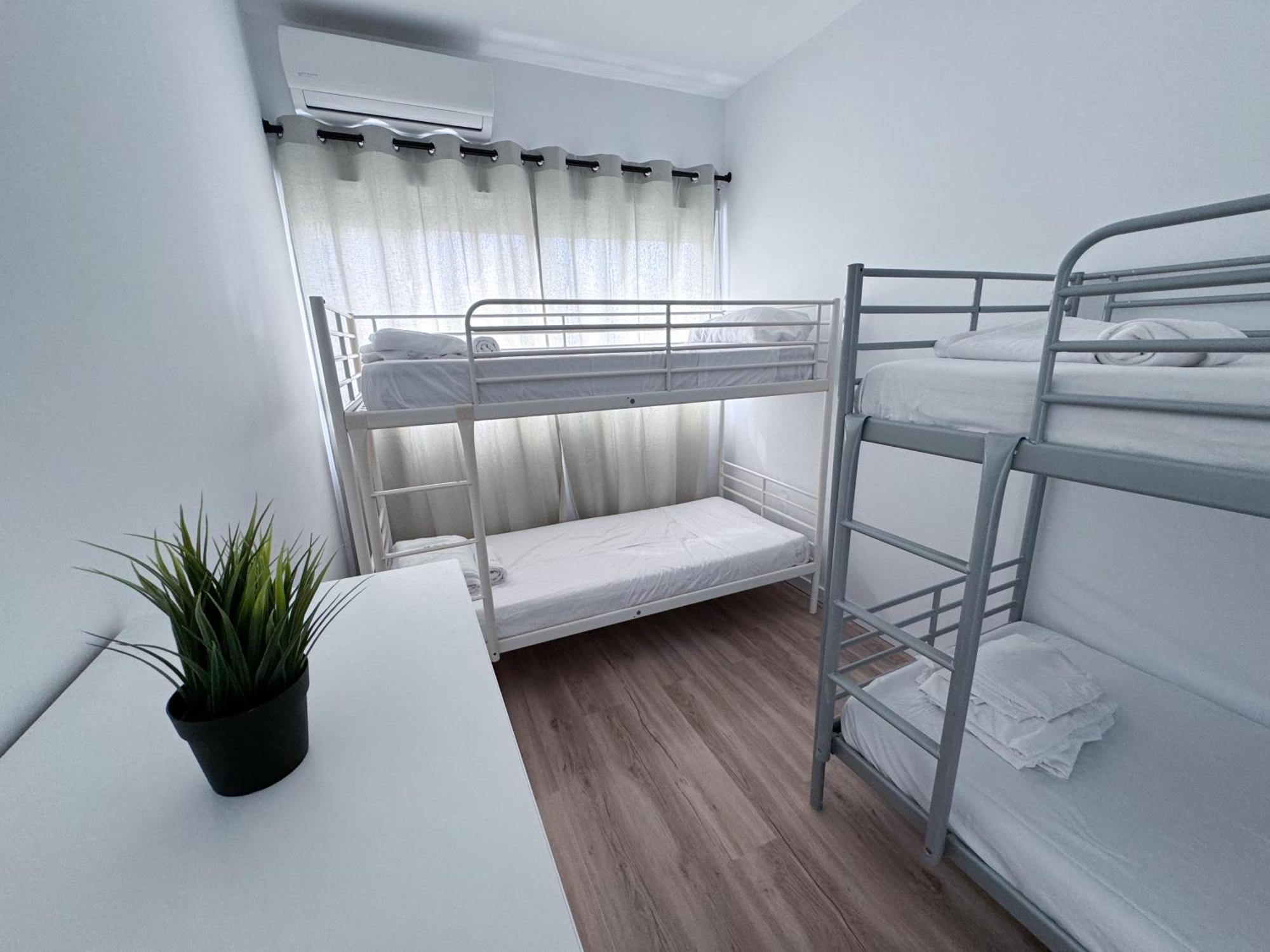 Muede Hostel ตอร์เรโมลิโนส ภายนอก รูปภาพ